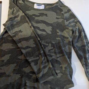 Camo girls lightweight sweater